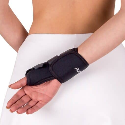 Peukalo- ja rannetuki thermoplastisella tuella