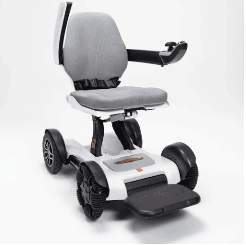 S&auml;hk&ouml;py&ouml;r&auml;tuoli Go2 on kevyt ja taittuu kokoon nappia painamalla