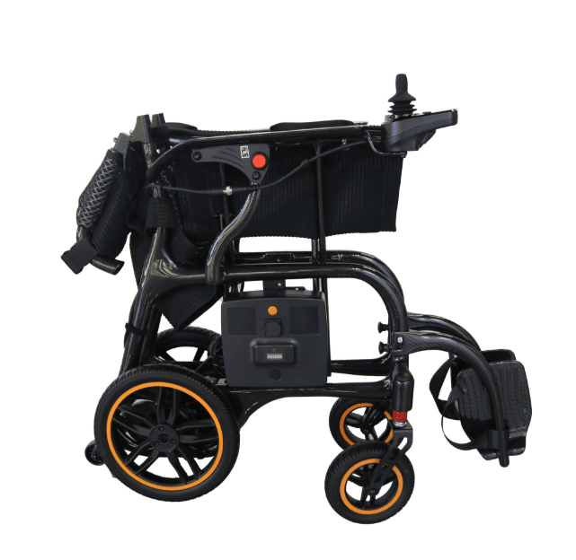 Ultrakevyt s&auml;hk&ouml;py&ouml;r&auml;tuoli taittuu kompaktisti kasaan